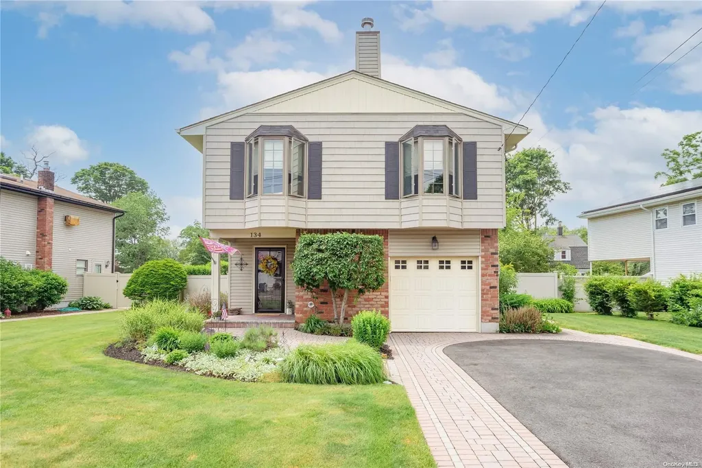 134 Commack Road Islip NY 11751