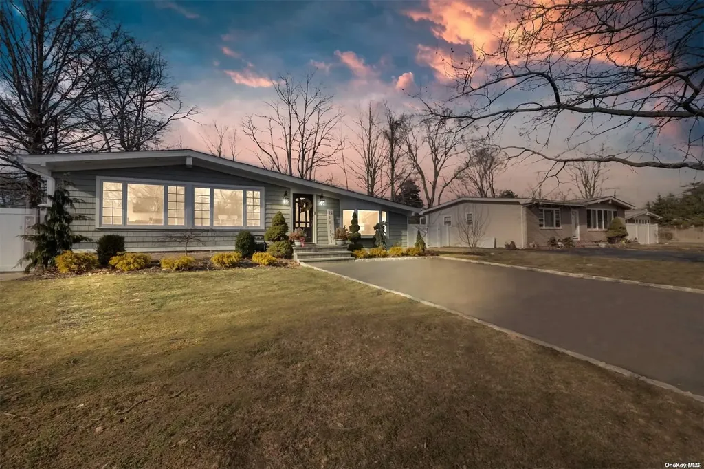 23 Lace Lane Central Islip NY 11722