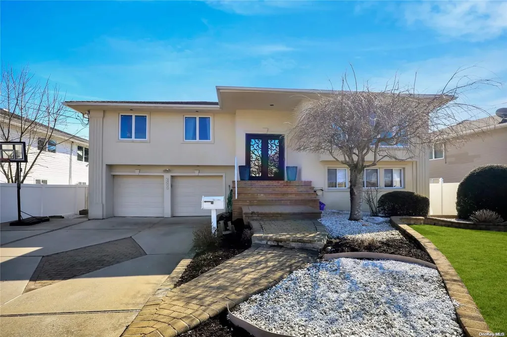 2500 Harbor Lane Bellmore NY 11710