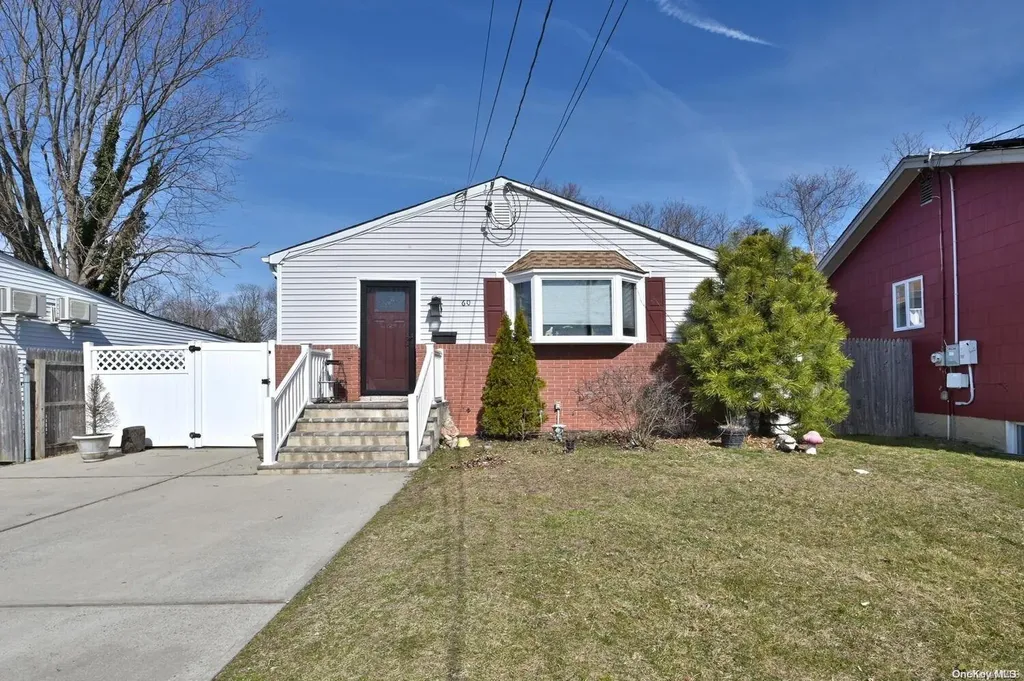 60 3rd Street Lindenhurst NY 11757