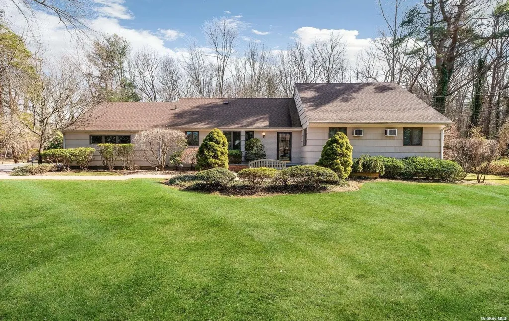 8 Beltane Drive Dix Hills NY 11746