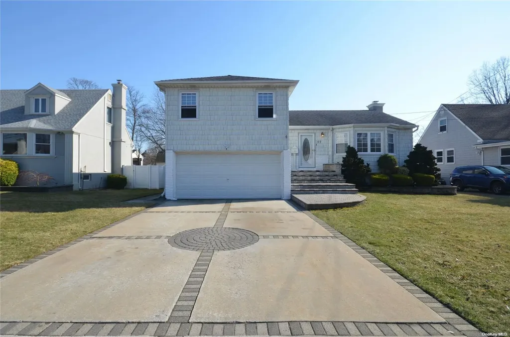 177 Lexington Avenue Freeport NY 11520