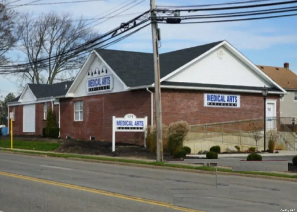 179 Little East Neck Road Babylon NY 11702