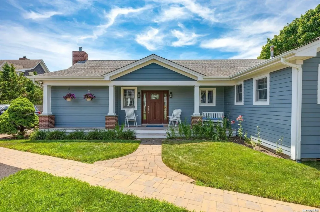 47 Penny Lane Hampton Bays NY 11946