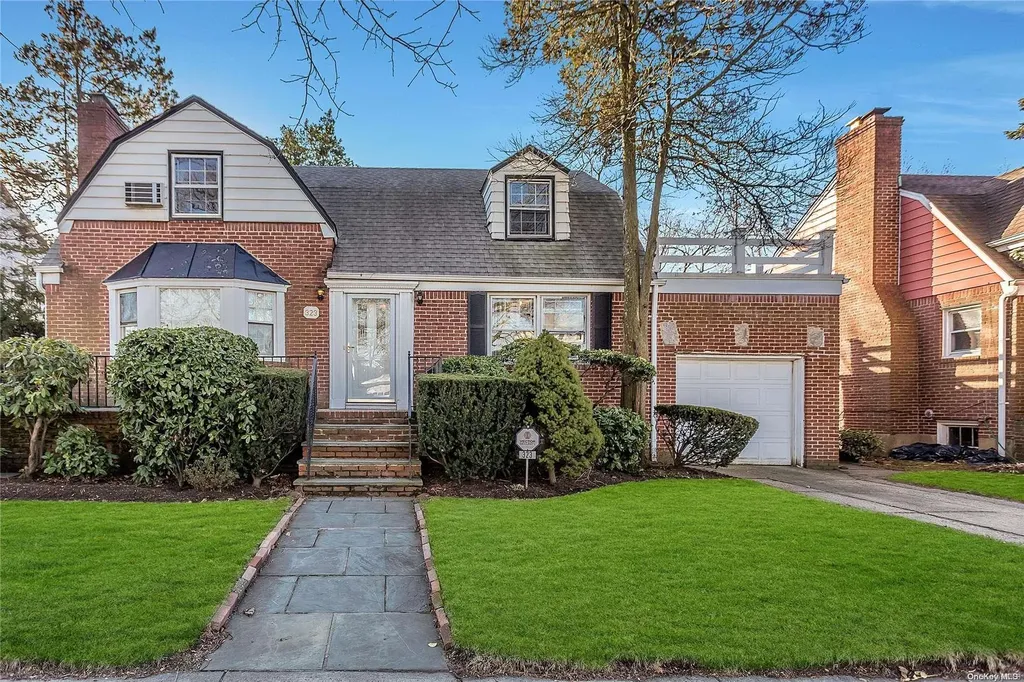 323 Peninsula Boulevard Lynbrook NY 11563