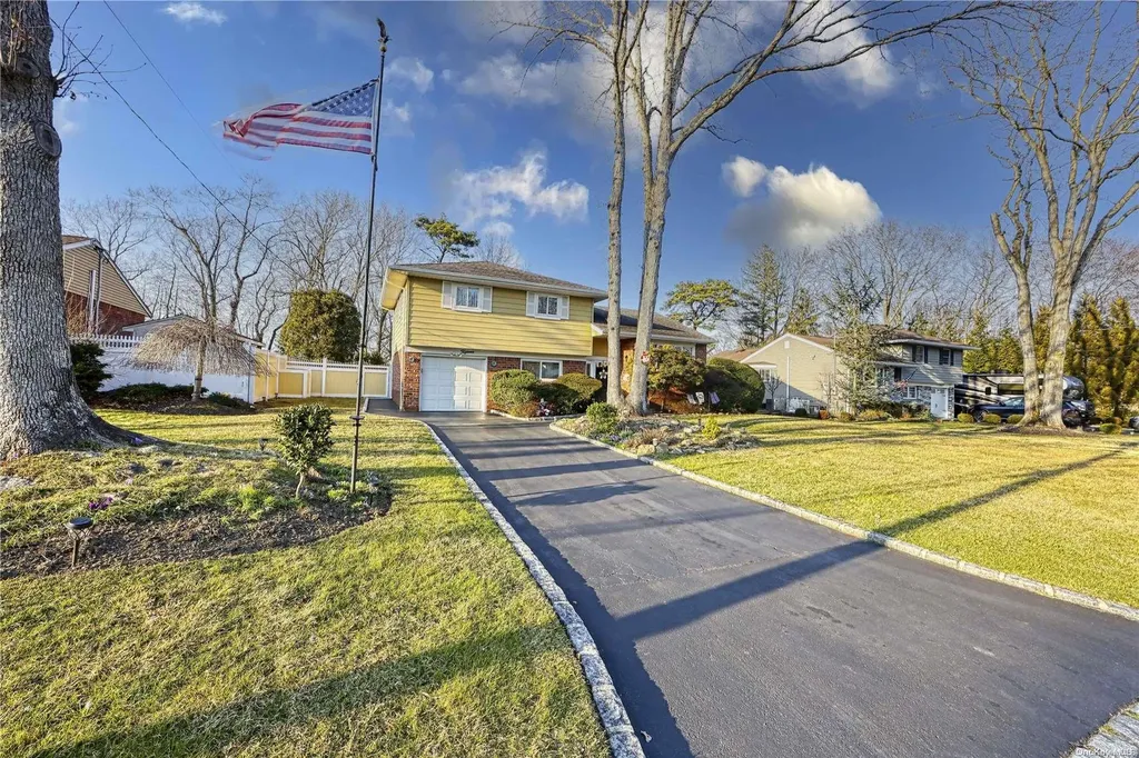 15 Radcliffe Road Commack NY 11725