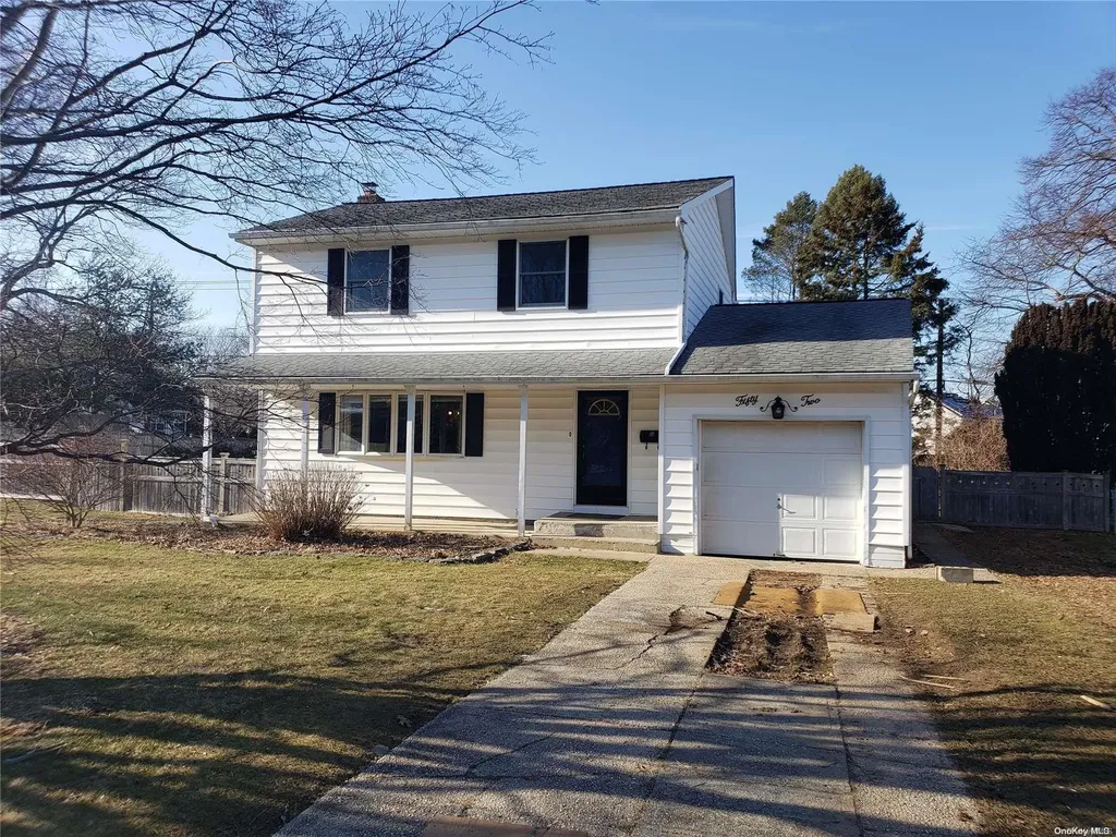 52 Roxbury Drive Commack NY 11725