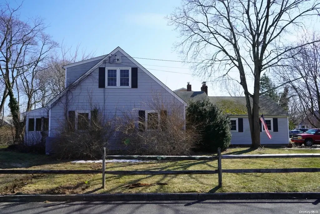 247 Grant Avenue Saint James NY 11780