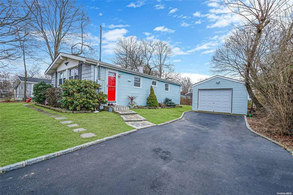 22 Hackmatac Street Central Islip NY 11722