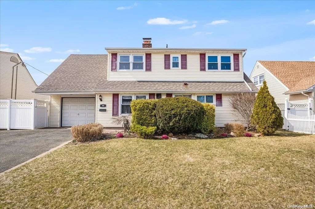 99 Prentice Road Levittown NY 11756