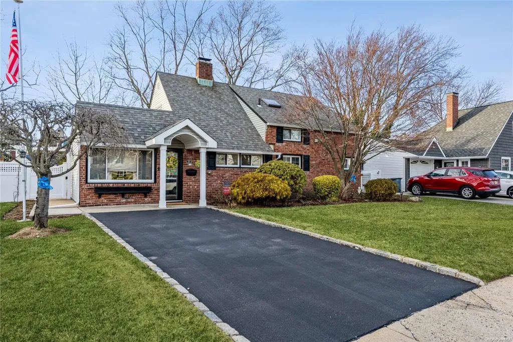 57 Swing Lane Levittown NY 11756