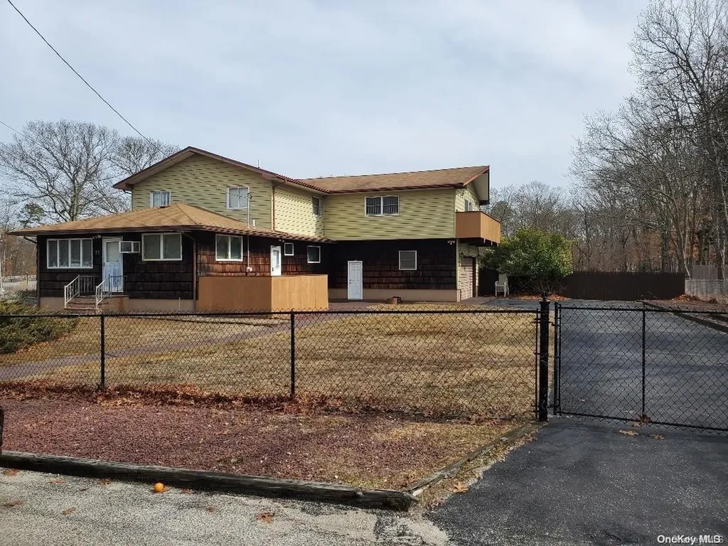 77 Biltmore Drive Mastic Beach NY 11951