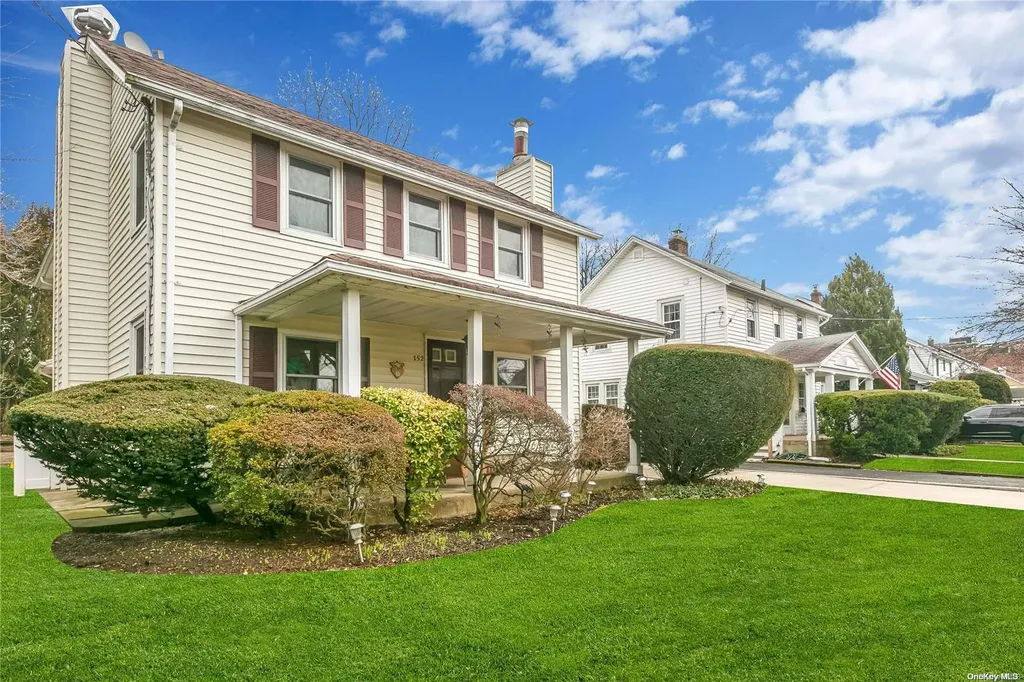 152 Marcellus Road Mineola NY 11501