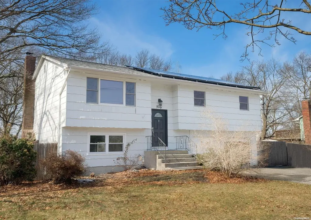 40 Urban Drive Selden NY 11784