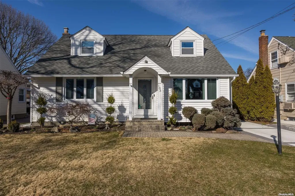103 E Fenimore Street Valley Stream NY 11580