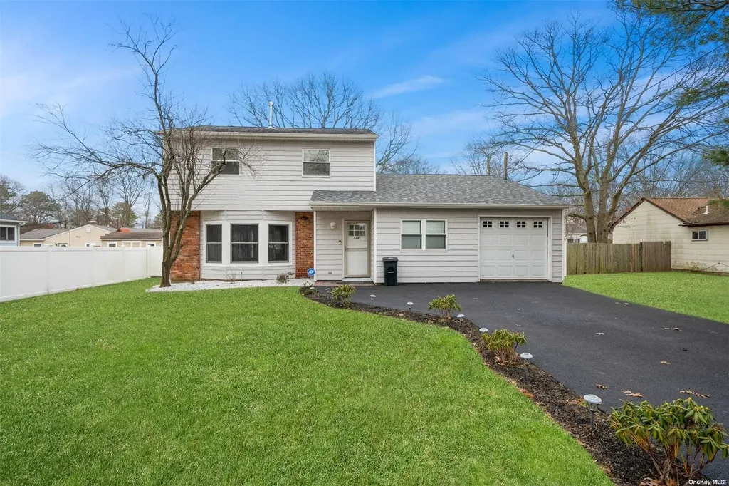 129 Hounslow Road Shirley NY 11967