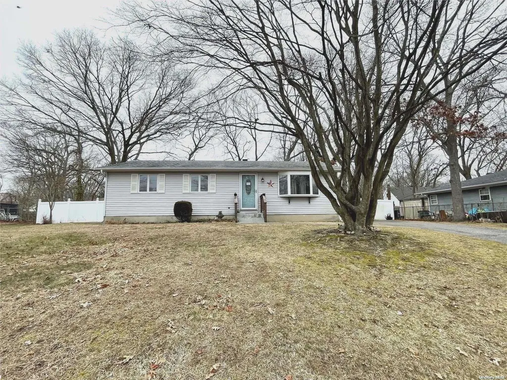 32 Dressel Drive Mastic NY 11950
