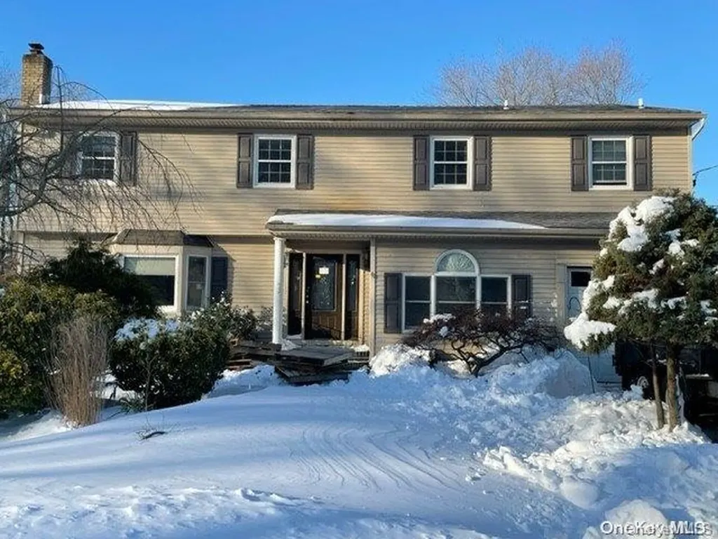 42 Columbo Drive Deer Park NY 11729