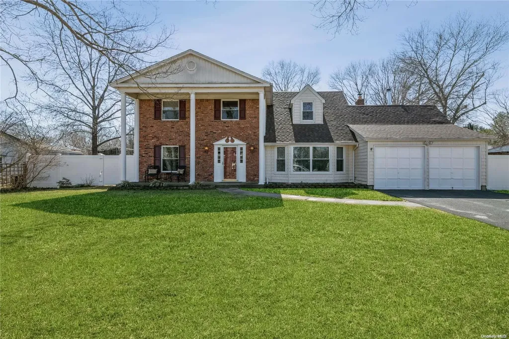 12 Chauncey Lane Coram NY 11727