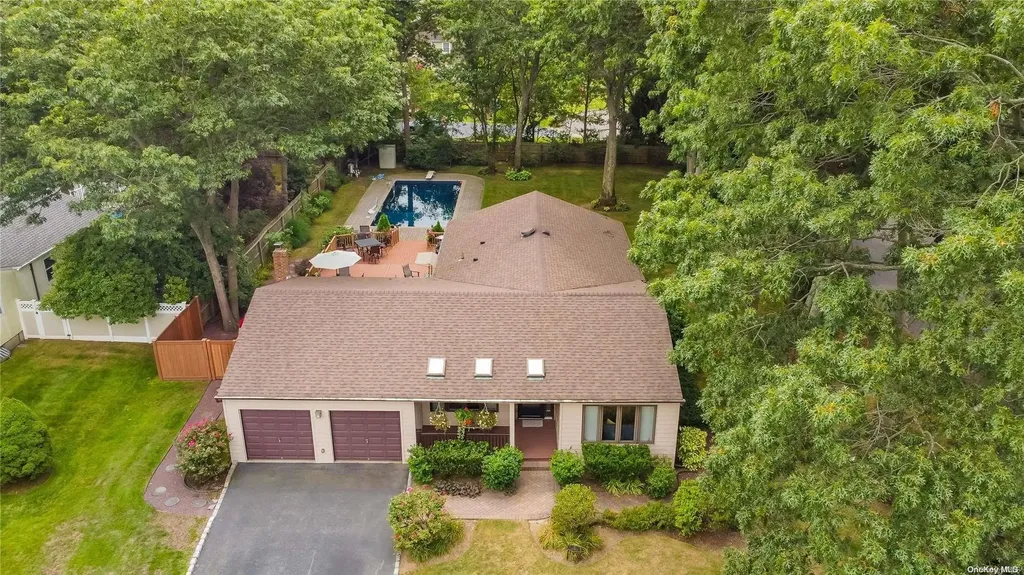 10 Springbriar Lane Kings Park NY 11754