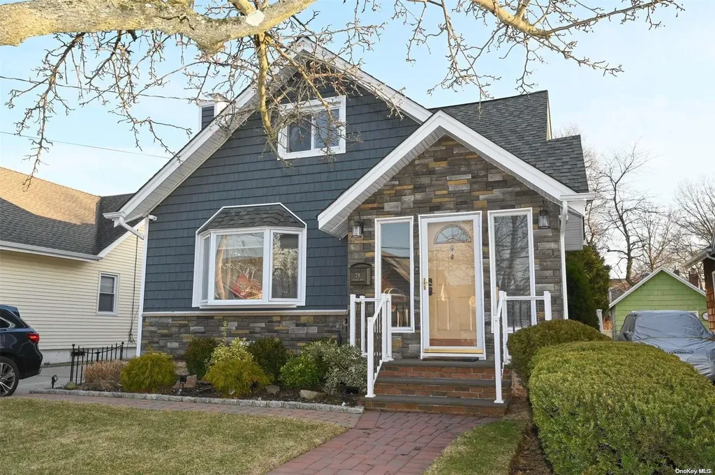 78 Stuart Avenue Malverne NY 11565