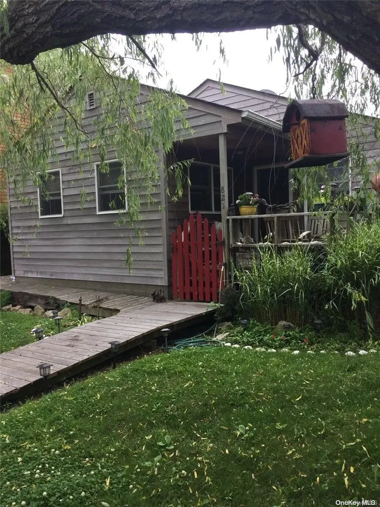 821 Evergreen Ocean Beach NY 11770