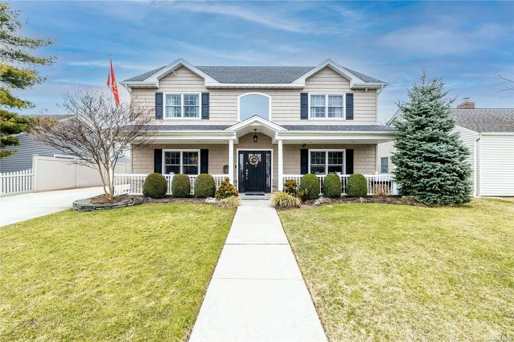 11 Sunnybrook Drive E Oceanside NY 11572
