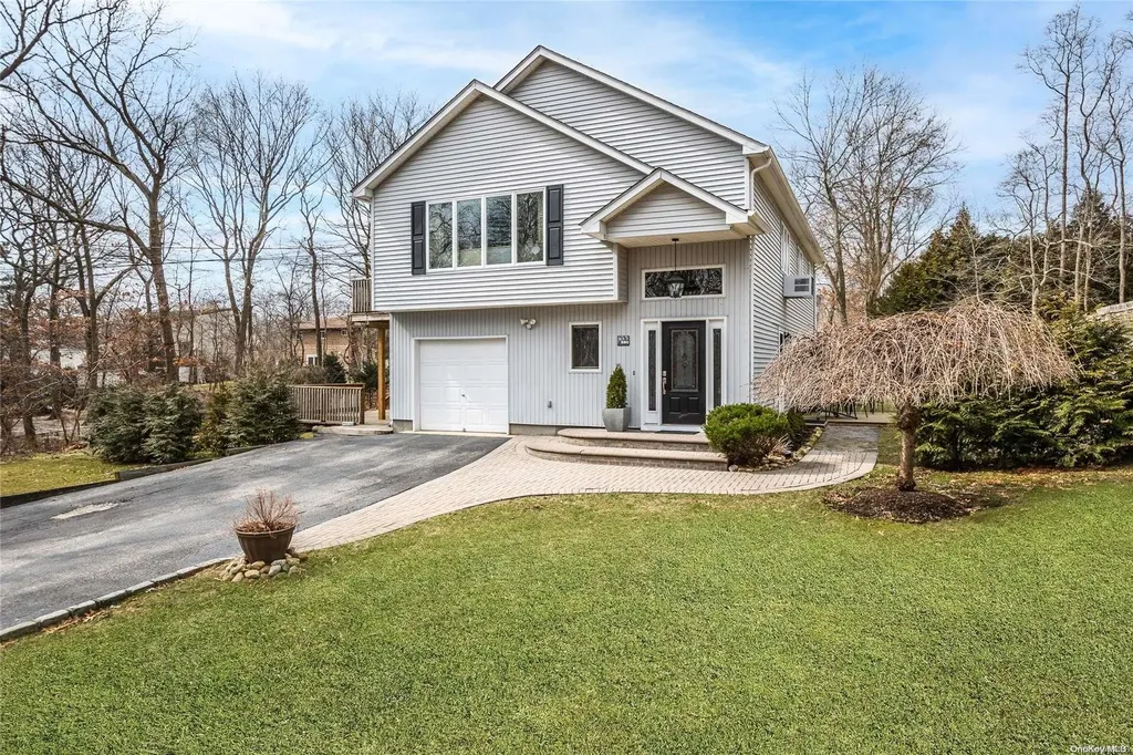 280 Avenue C Ronkonkoma NY 11779