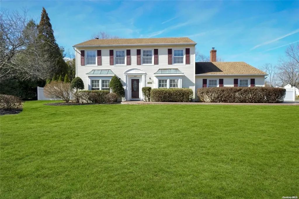 107 Manchester Lane Stony Brook NY 11790