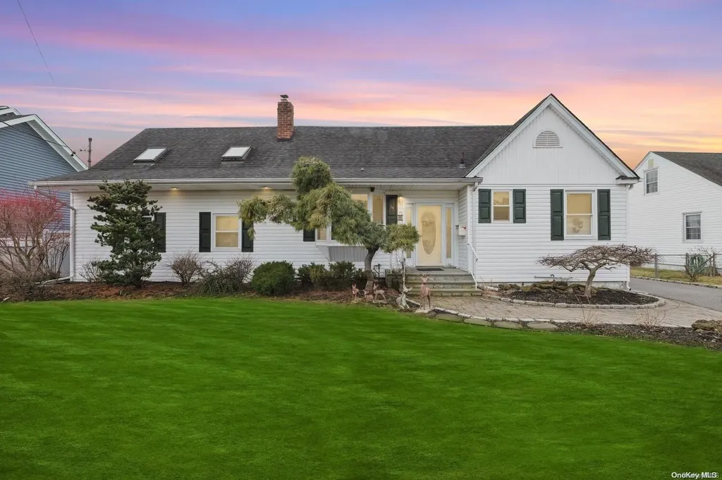 54 Jetmore Place Massapequa NY 11758