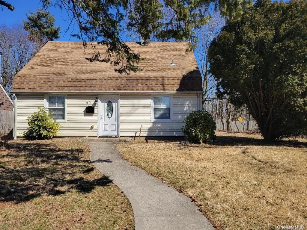 44 Maplewood Drive Westbury NY 11590