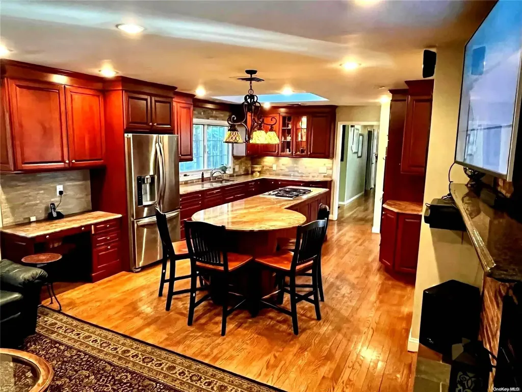 511 Magnolia Lane Dix Hills NY 11746