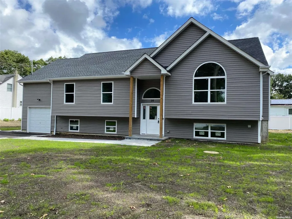 211 Patchogue Avenue Mastic NY 11950