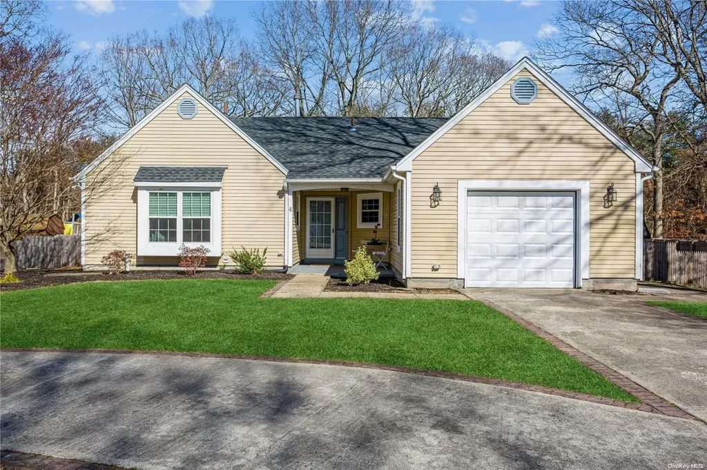 4 Ascot Place Coram NY 11727