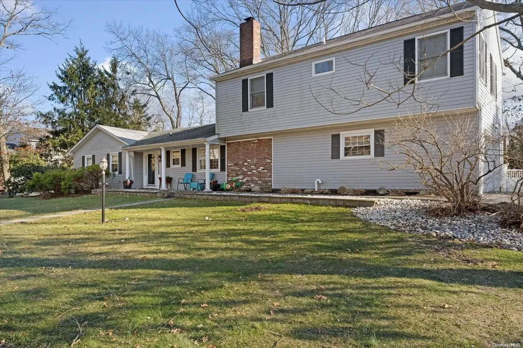 8 E End Road Rocky Point NY 11778