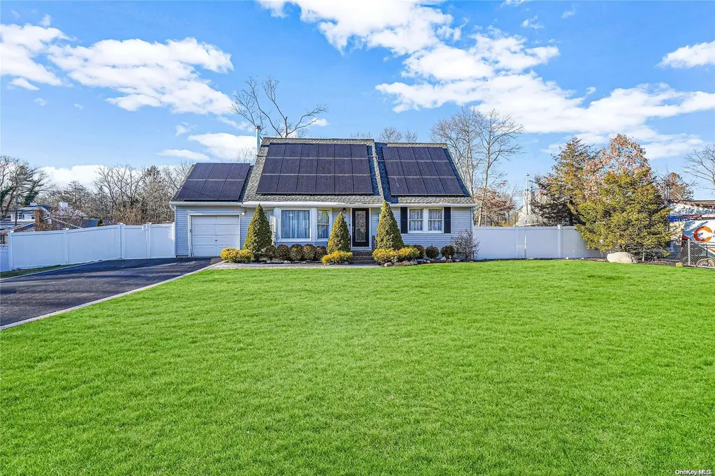 48 18th Street Wading River NY 11792