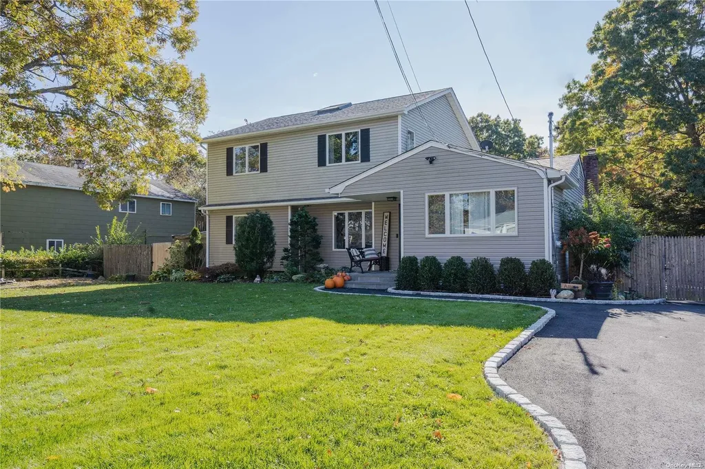 14 Kameo Drive Mastic NY 11950