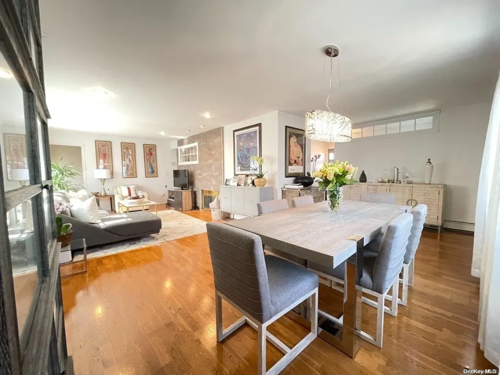 2 Booth Lane Levittown NY 11756