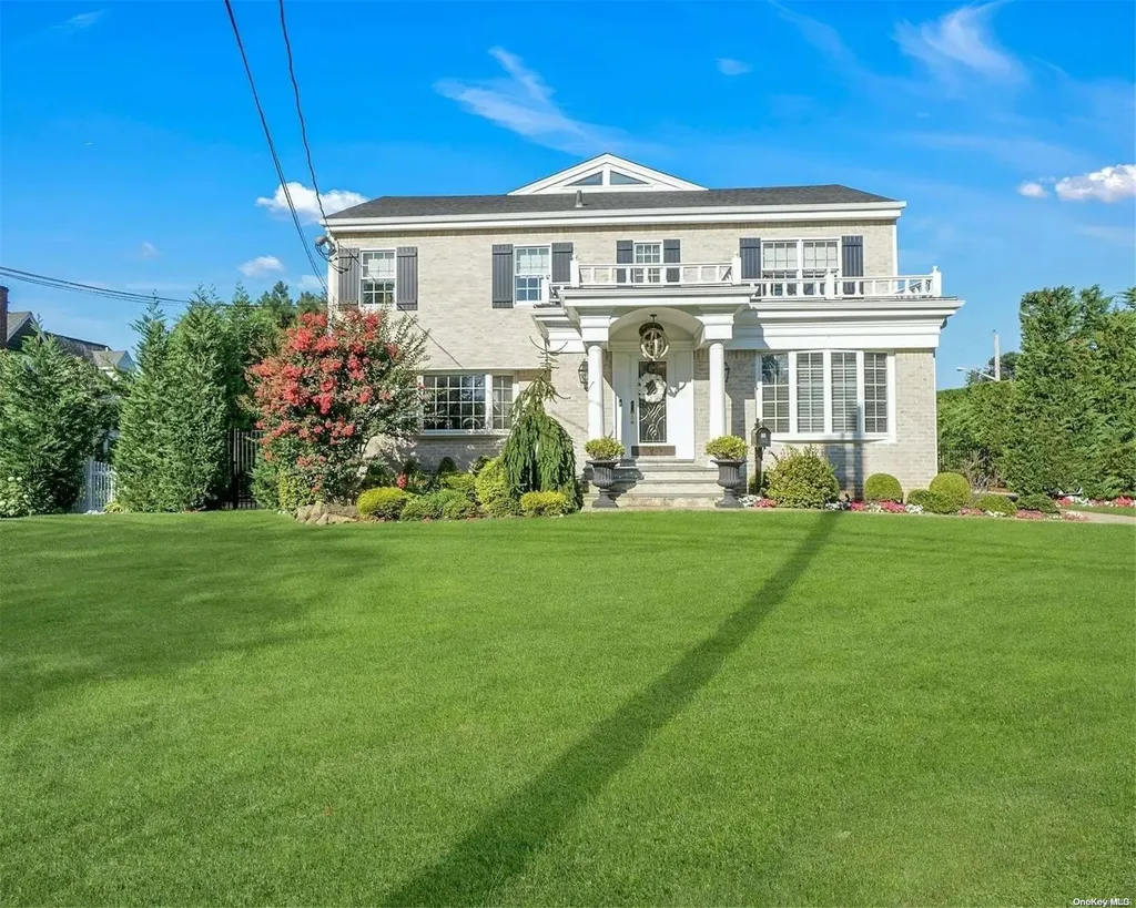 171 Cedar Shore Drive Massapequa NY 11758