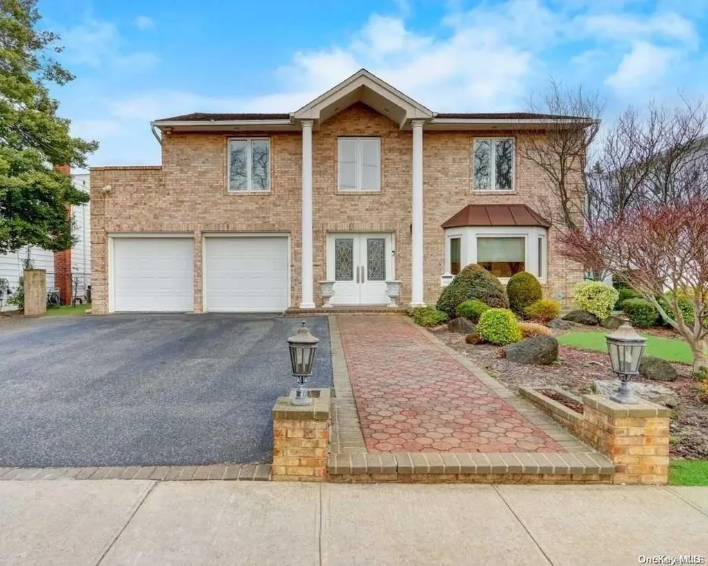 3317 Robbin Lane Merrick NY 11566