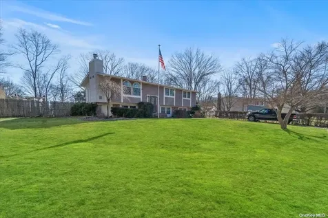 6 Mayflower Lane East Setauket NY 11733