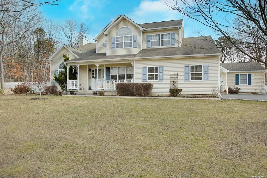 11 Mulligan Drive Medford NY 11763