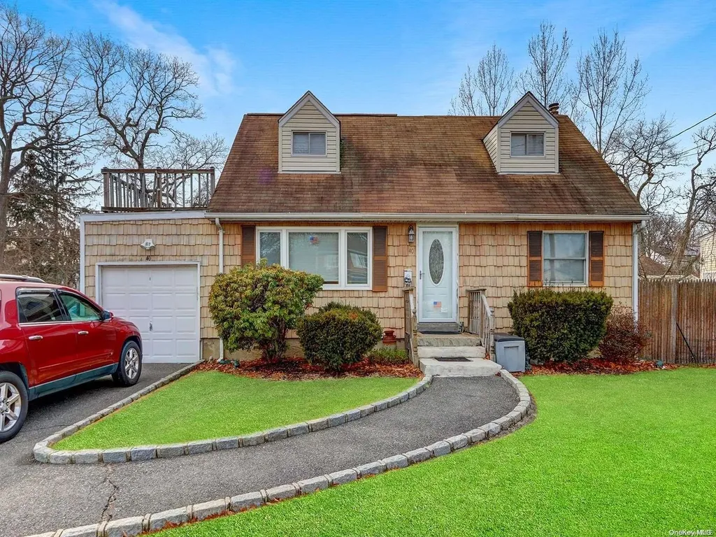 40 Ackerly Lane Ronkonkoma NY 11779