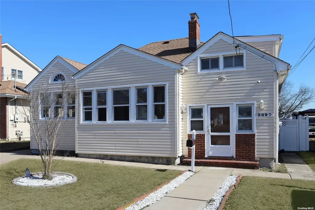 3097 Eastern Parkway Baldwin NY 11510