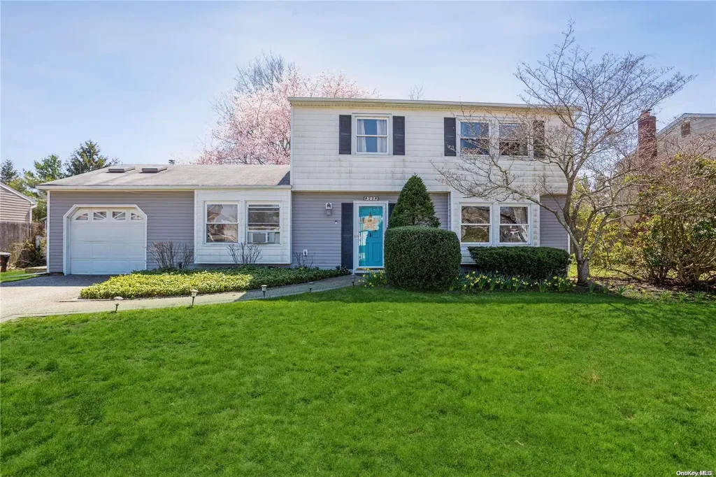 22 Harrison Avenue Bellport NY 11713
