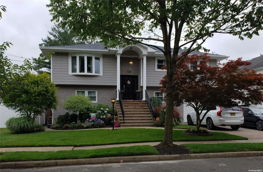 1225 Taft Avenue Merrick NY 11566