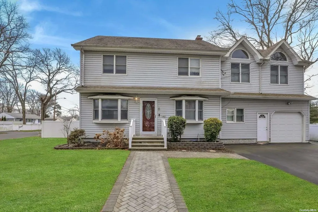 6 Runyon Street Bay Shore NY 11706