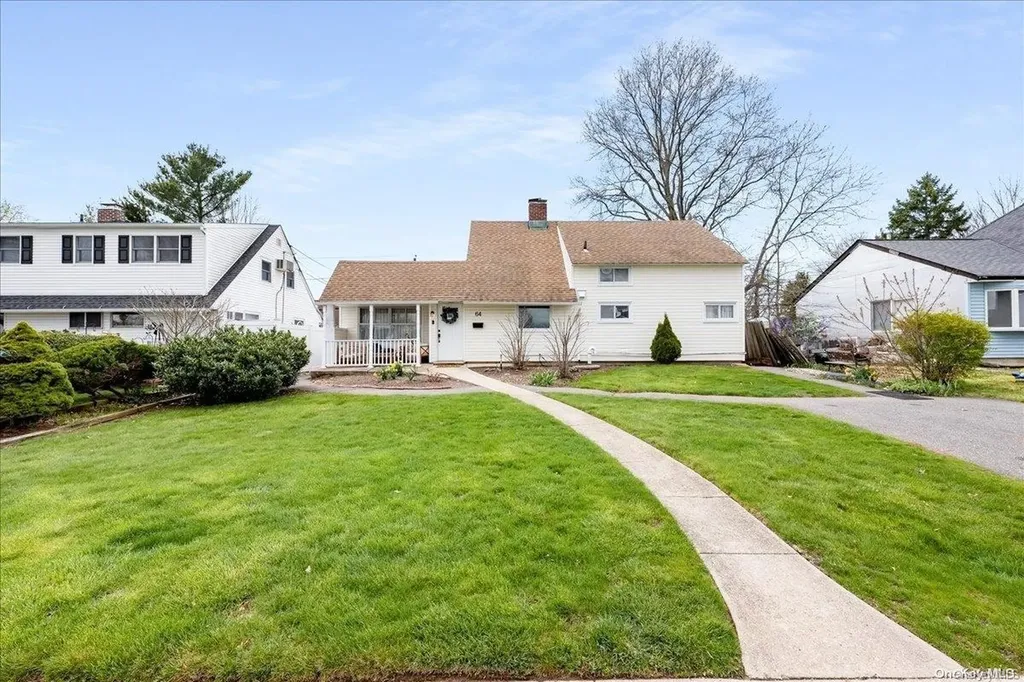 64 Tanager Lane Levittown NY 11756