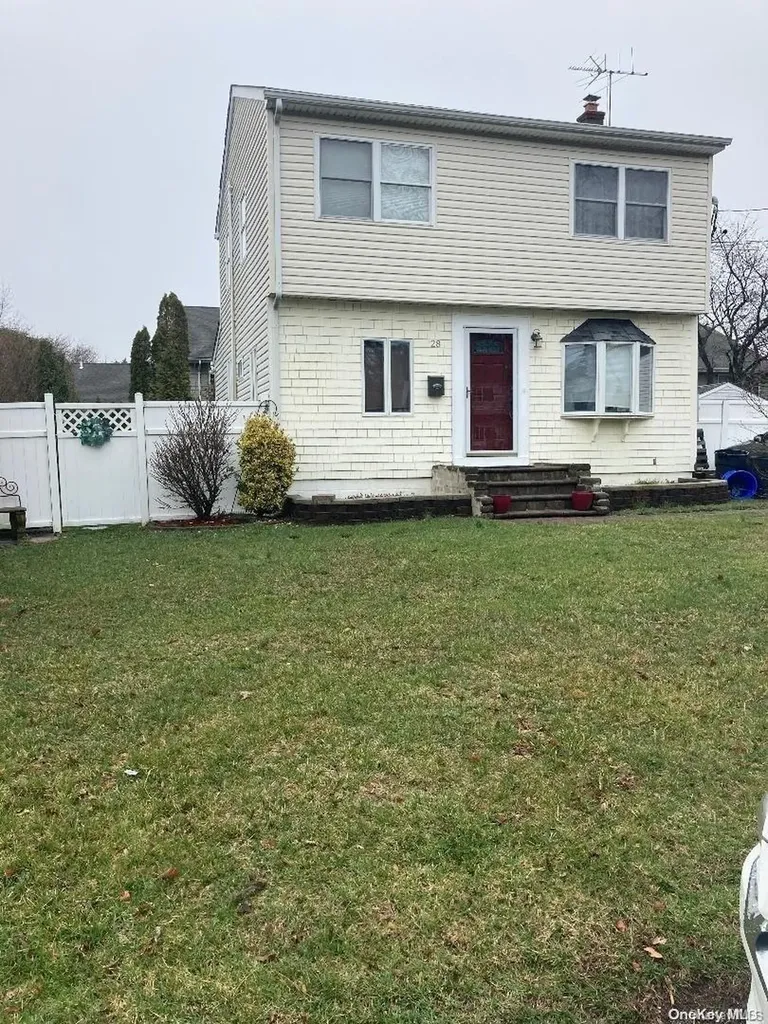 28 Forest Avenue West Babylon NY 11704