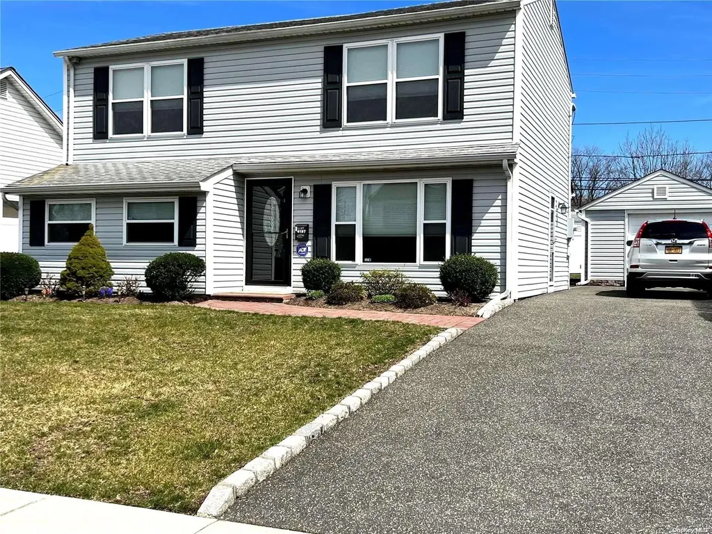 4197 Harriet Road Bethpage NY 11714